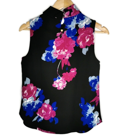 NWT Cleo Sleeveless High Neck Flower Top S - Picture 2 of 3